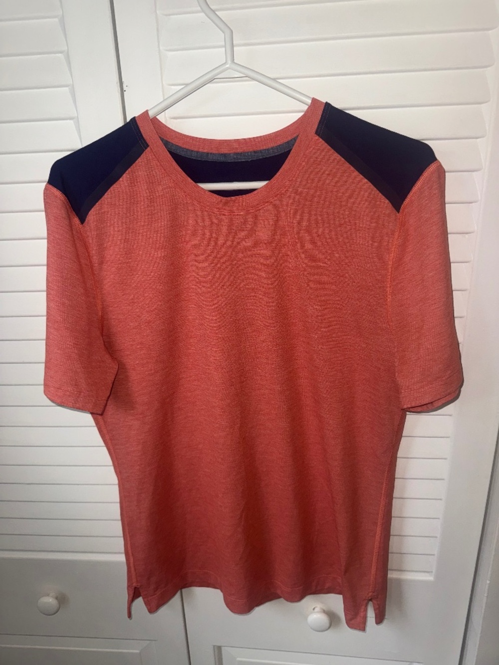 Lululemon Men's Pink Athletic Shorts Sleeve T-Shirt Small